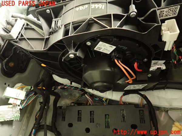 2UPJ-29916095]ジャガー・Fペイス(DC2NA)ブロアファン(ブロアーファン) 中古_m0002.jpg