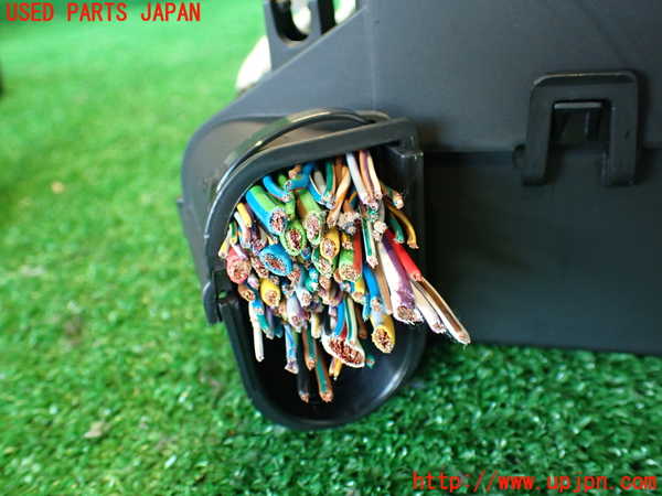 2UPJ-29916743]ジャガー・Fペイス(DC2NA)ヒューズボックス3 中古_m0003.jpg