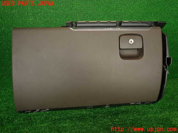 2UPJ-29917516]ジャガー・Fペイス(DC2NA)グローブボックス1 中古_m0001.jpg