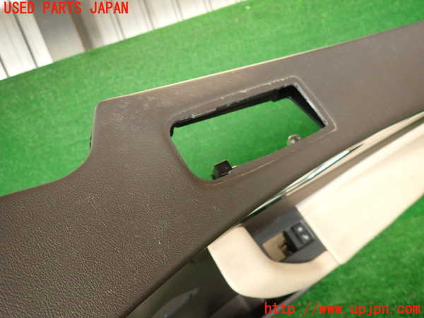 2UPJ-29911234]ジャガー・Fペイス(DC2NA)右前ドア内張り 中古_m0003.jpg