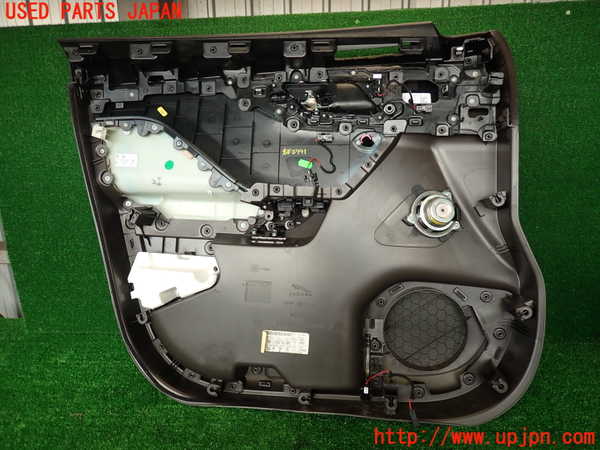 2UPJ-29911234]ジャガー・Fペイス(DC2NA)右前ドア内張り 中古_m0004.jpg