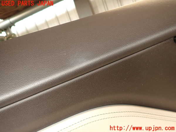 2UPJ-29911264]ジャガー・Fペイス(DC2NA)左前ドア内張り 中古_m0002.jpg