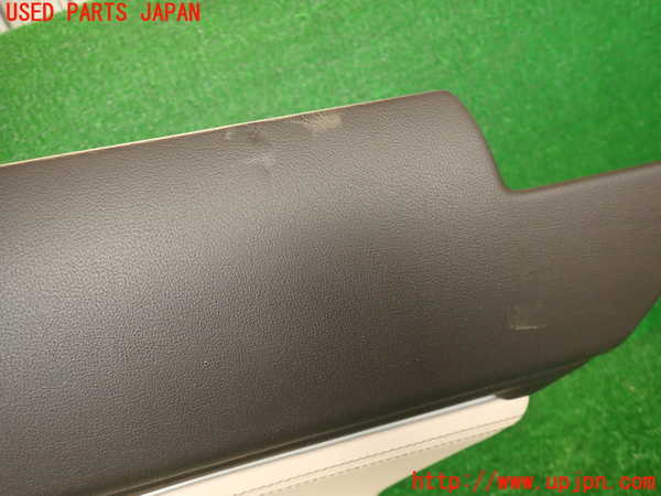 2UPJ-29911294]ジャガー・Fペイス(DC2NA)右後ドア内張り 中古_m0004.jpg
