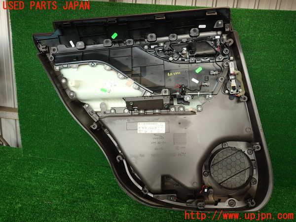 2UPJ-29911294]ジャガー・Fペイス(DC2NA)右後ドア内張り 中古_m0005.jpg