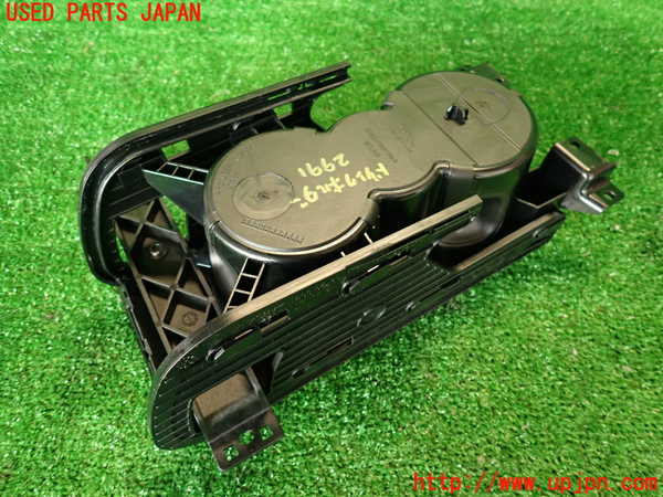 2UPJ-29917810]ジャガー・Fペイス(DC2NA)ドリンクホルダー 中古_m0004.jpg