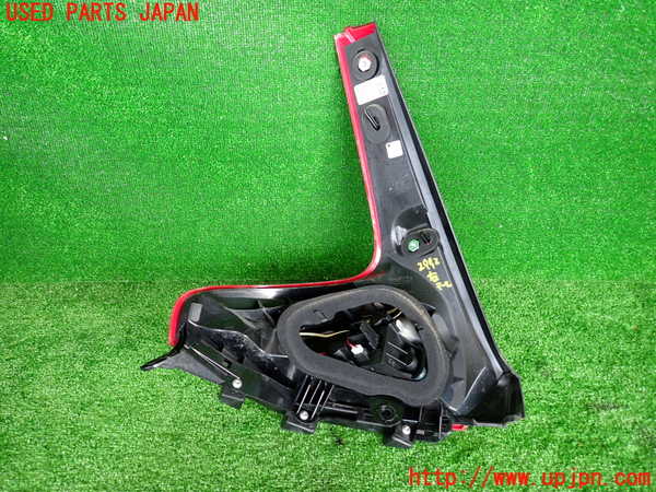 2UPJ-29921530]ボルボ・V40(MD4204T)右テールランプ 中古_m0002.jpg