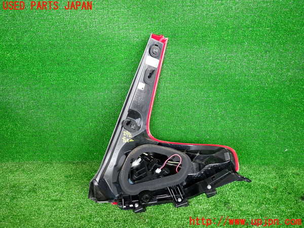 2UPJ-29921536]ボルボ・V40(MD4204T)左テールランプ 中古_m0002.jpg