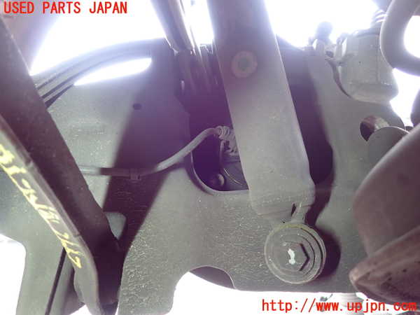 2UPJ-29924300]ボルボ・V40(MD4204T)右リアナックルハブ 中古_m0002.jpg