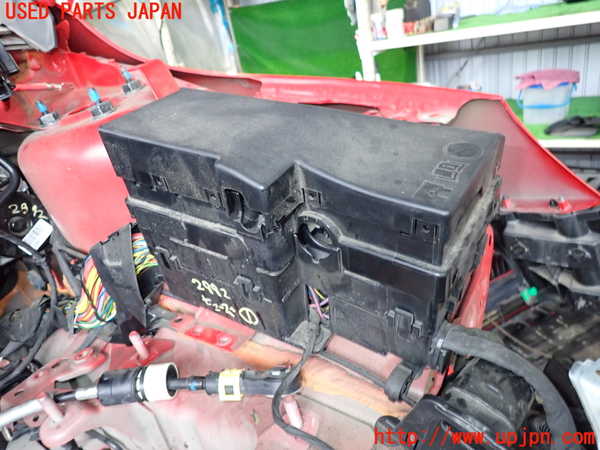 2UPJ-29926741]ボルボ・V40(MD4204T)ヒューズボックス1 中古_m0001.jpg