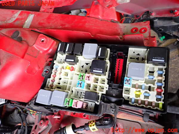 2UPJ-29926741]ボルボ・V40(MD4204T)ヒューズボックス1 中古_m0002.jpg