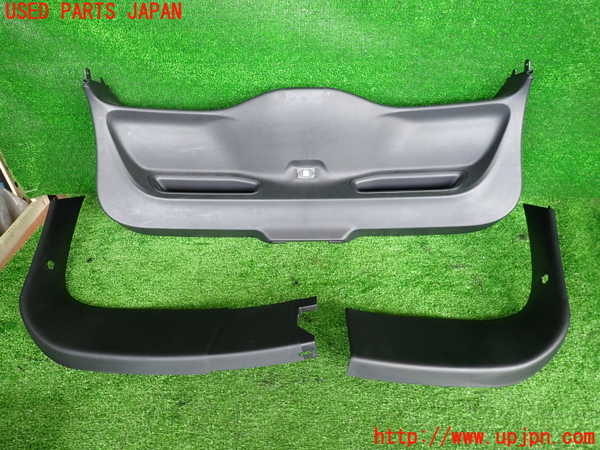 2UPJ-29921578]ボルボ・V40(MD4204T)バックドア内張り 中古_m0001.jpg