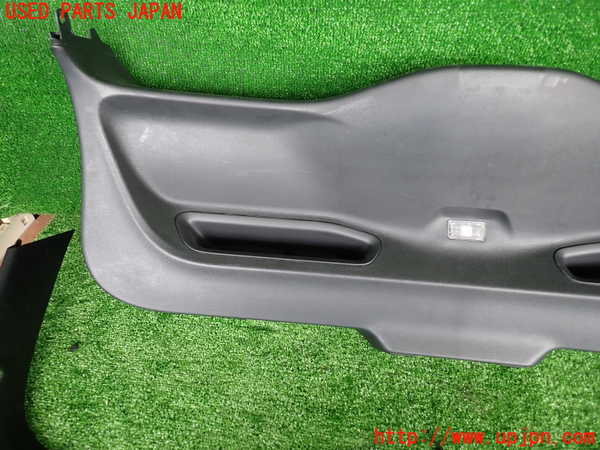 2UPJ-29921578]ボルボ・V40(MD4204T)バックドア内張り 中古_m0003.jpg