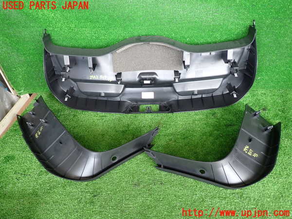 2UPJ-29921578]ボルボ・V40(MD4204T)バックドア内張り 中古_m0004.jpg