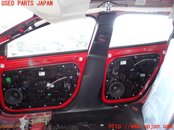 2UPJ-29927665]ボルボ・V40(MD4204T)右センターピラートリム 中古_m0001.jpg