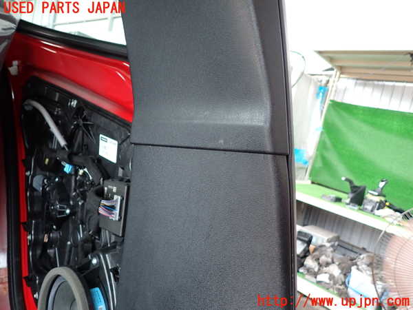 2UPJ-29927670]ボルボ・V40(MD4204T)左センターピラートリム 中古_m0003.jpg