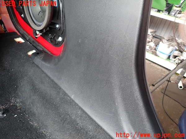 2UPJ-29927670]ボルボ・V40(MD4204T)左センターピラートリム 中古_m0004.jpg