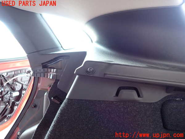 2UPJ-29927675]ボルボ・V40(MD4204T)右リアピラートリム 中古_m0004.jpg