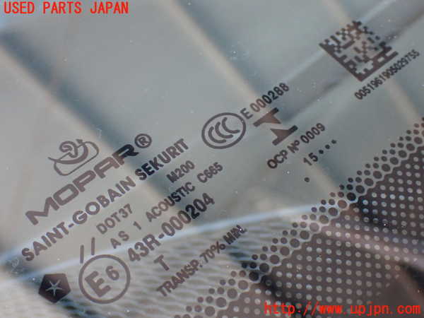 2UPJ-29931195]ジープ・レネゲード(BU14)フロントガラス 中古(43R-000204 M200)_m0002.jpg