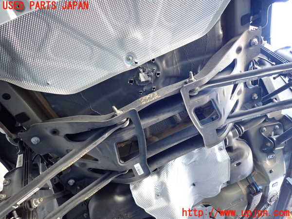 2UPJ-29935295]ジープ・レネゲード(BU14)リアメンバー 中古_m0001.jpg