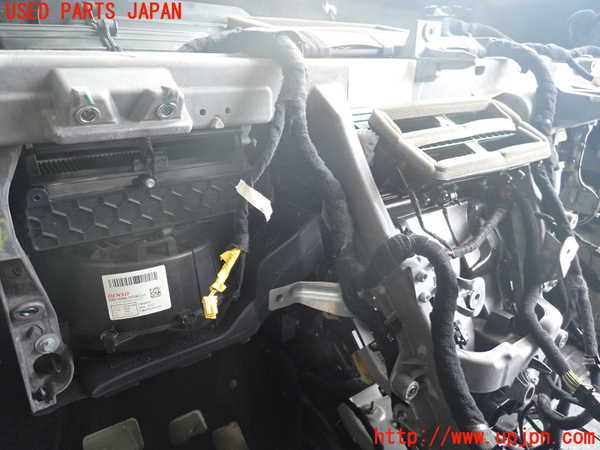 2UPJ-29936081]ジープ・レネゲード(BU14)エバポレーター1 中古_m0002.jpg
