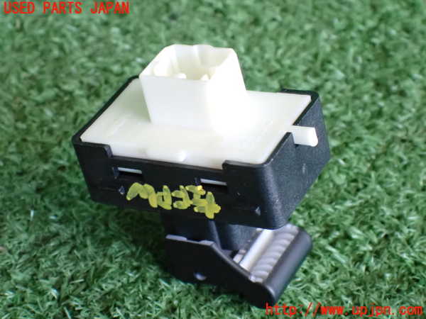 2UPJ-29936245]ジープ・レネゲード(BU14)左前パワーウィンドウスイッチ 中古_m0002.jpg