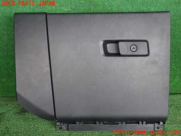 2UPJ-29937516]ジープ・レネゲード(BU14)グローブボックス1 中古_m0001.jpg