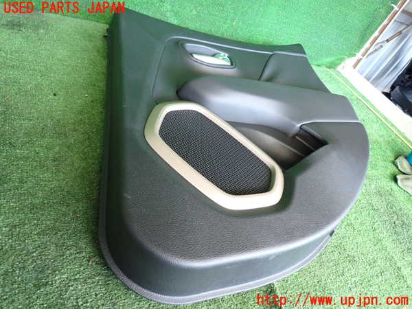 2UPJ-29931294]ジープ・レネゲード(BU14)右後ドア内張り 中古_m0003.jpg