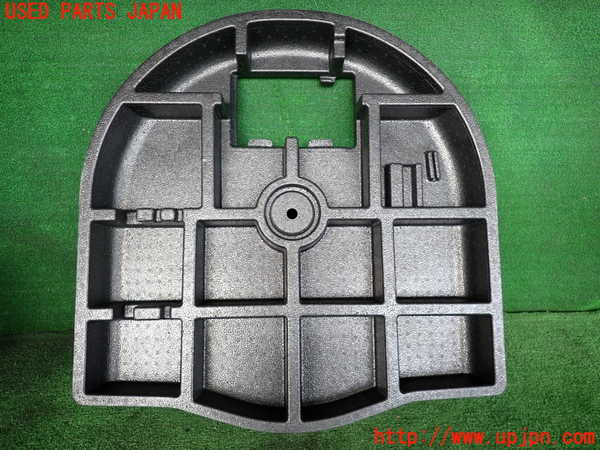 2UPJ-29937773]ジープ・レネゲード(BU14)ラゲッジトレイ3 中古_m0001.jpg