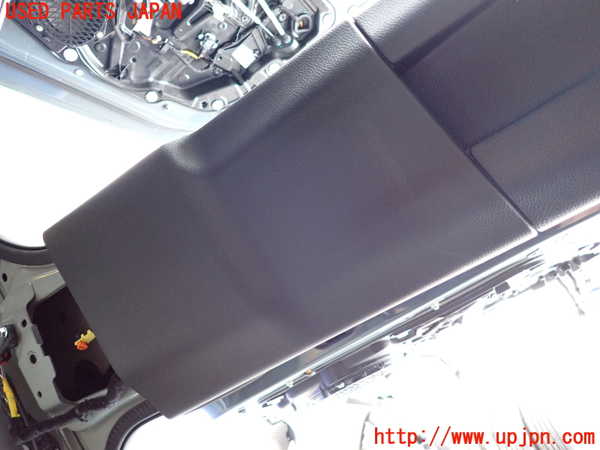 2UPJ-29937665]ジープ・レネゲード(BU14)右センターピラートリム 中古_m0003.jpg