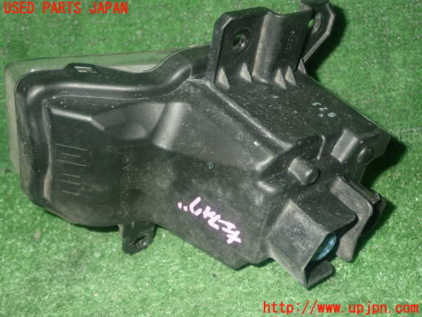 5UPJ-29941182]フォレスター(SKE)左フォグ 中古_m0002.jpg