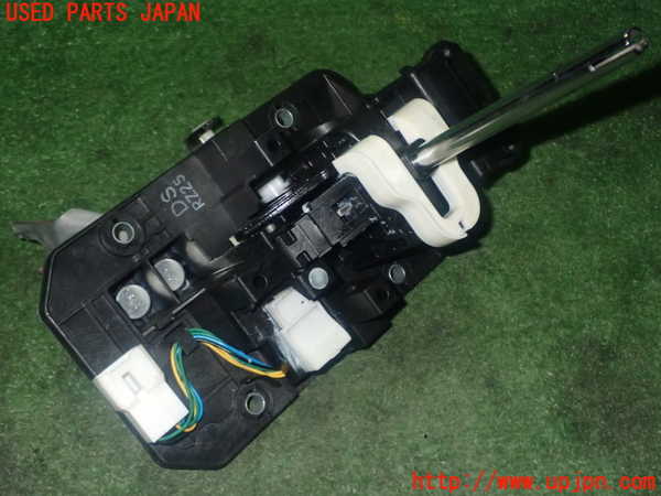 5UPJ-29947555]フォレスター(SKE)ATシフトレバー 中古_m0001.jpg