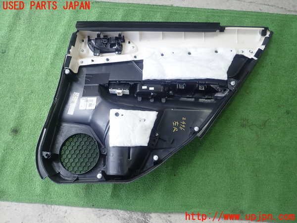 1UPJ-29961324]レヴォーグ(VM4)左後ドア内張り 中古_m0003.jpg