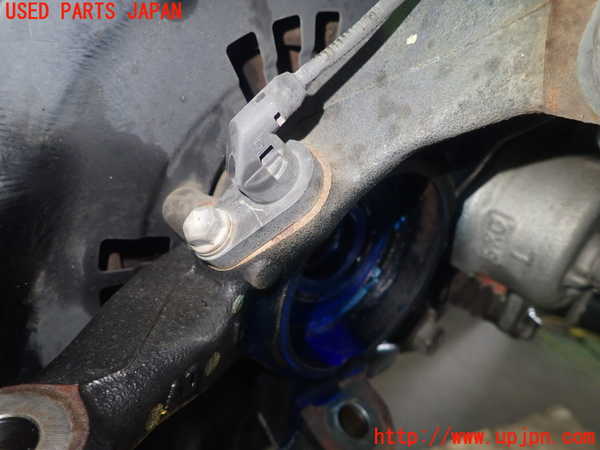 5UPJ-29974295]ヴォクシー(ノア)(ZRR80W)左フロントナックルハブ 中古_m0003.jpg