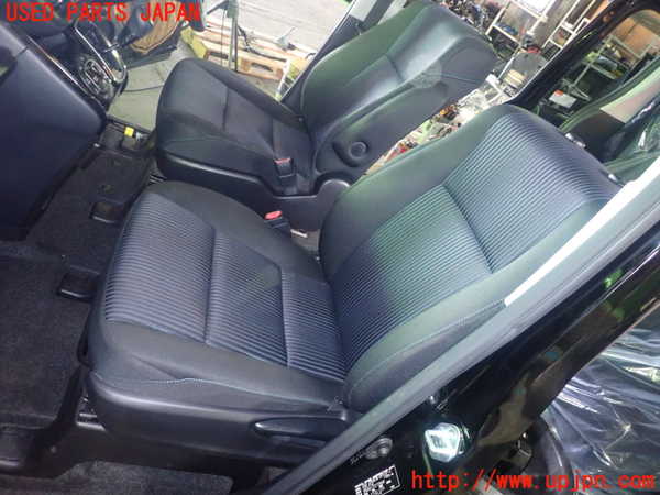 1UPJ-29977065]ヴォクシー(ノア)(ZRR80W)助手席シート 中古_m0001.jpg