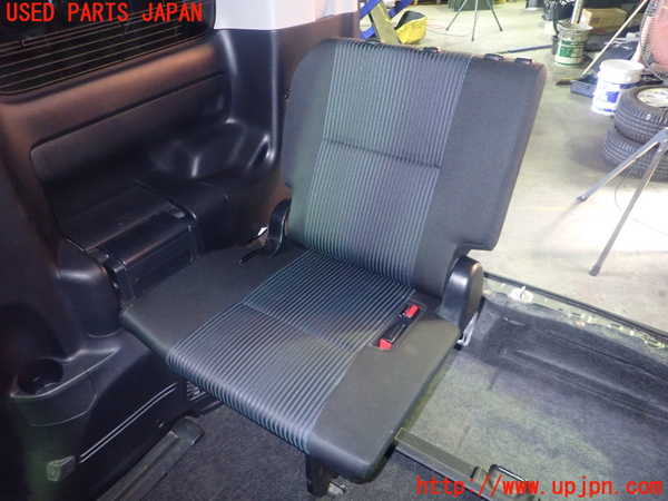 5UPJ-29977235]ヴォクシー(ノア)(ZRR80W)右3列目シート 中古_m0001.jpg