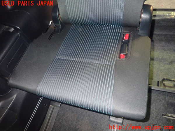 5UPJ-29977235]ヴォクシー(ノア)(ZRR80W)右3列目シート 中古_m0002.jpg