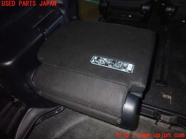 5UPJ-29977265]ヴォクシー(ノア)(ZRR80W)左3列目シート 中古_m0004.jpg