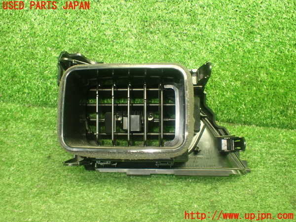 1UPJ-29977526]ヴォクシー(ノア)(ZRR80W)エアコン吹き出し口1 (右) 中古_m0004.jpg