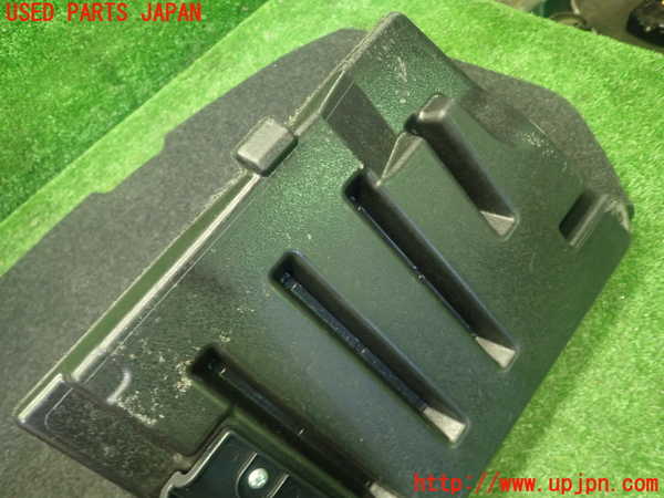 1UPJ-29977771]ヴォクシー(ノア)(ZRR80W)ラゲッジトレイ1 中古_m0004.jpg