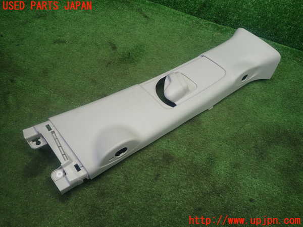 1UPJ-29977665]ヴォクシー(ノア)(ZRR80W)右センターピラートリム 中古_m0003.jpg