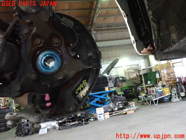 5UPJ-29984290]エスティマ(ACR50W)右フロントナックルハブ 中古_m0001.jpg