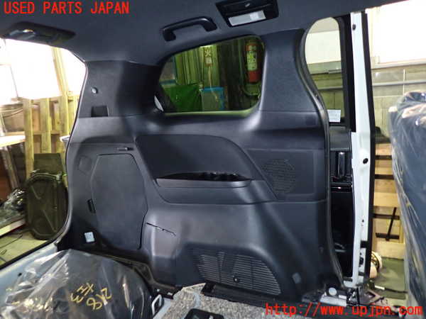 1UPJ-29987680]エスティマ(ACR50W)左リアピラートリム 中古_m0002.jpg