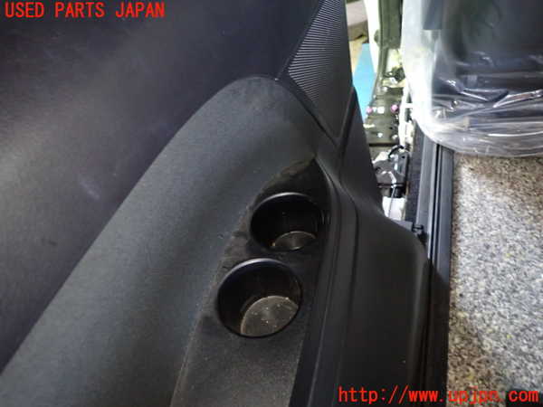 1UPJ-29987680]エスティマ(ACR50W)左リアピラートリム 中古_m0005.jpg