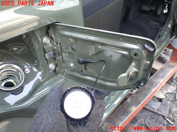 1UPJ-29991690]ジムニー(JB64W)フューエルリッド 中古_m0002.jpg