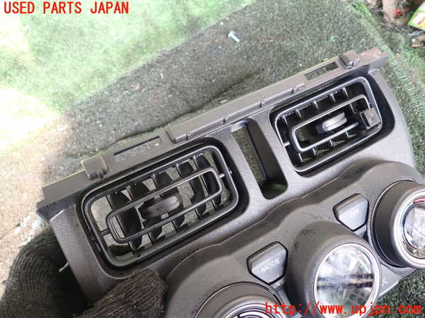 1UPJ-29996066]ジムニー(JB64W)エアコンスイッチ1 中古_m0002.jpg