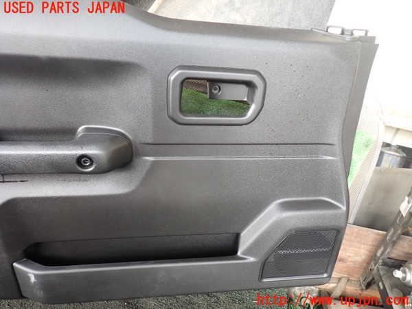 1UPJ-29991264]ジムニー(JB64W)左ドア内張り 中古_m0002.jpg