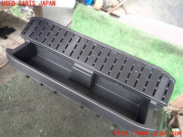 1UPJ-29997771]ジムニー(JB64W)ラゲッジトレイ1 中古_m0002.jpg