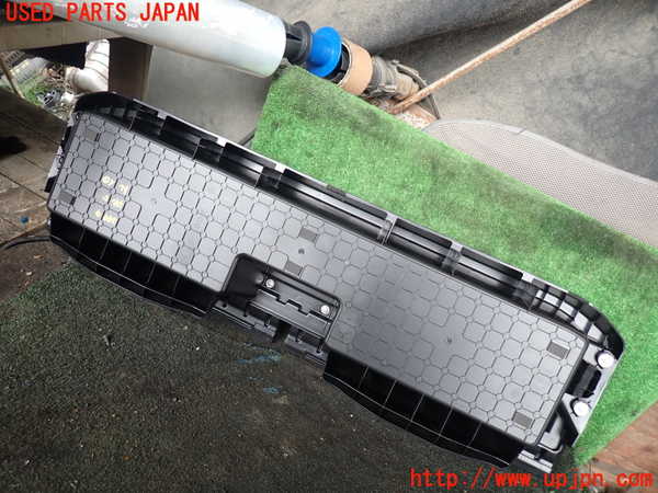 1UPJ-29997771]ジムニー(JB64W)ラゲッジトレイ1 中古_m0003.jpg