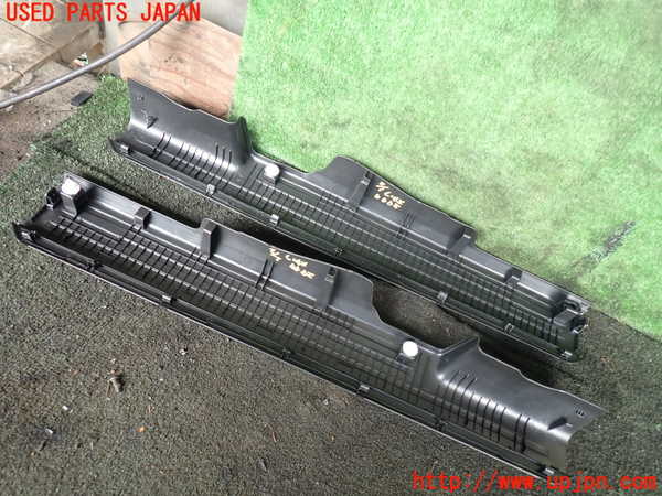 1UPJ-29997740]ジムニー(JB64W)スカッフプレート 中古_m0002.jpg