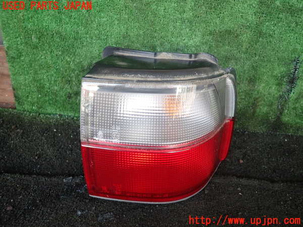 1UPJ-30011530]デリカ スペースギア(PD6W)右テールランプ 中古_m0001.jpg